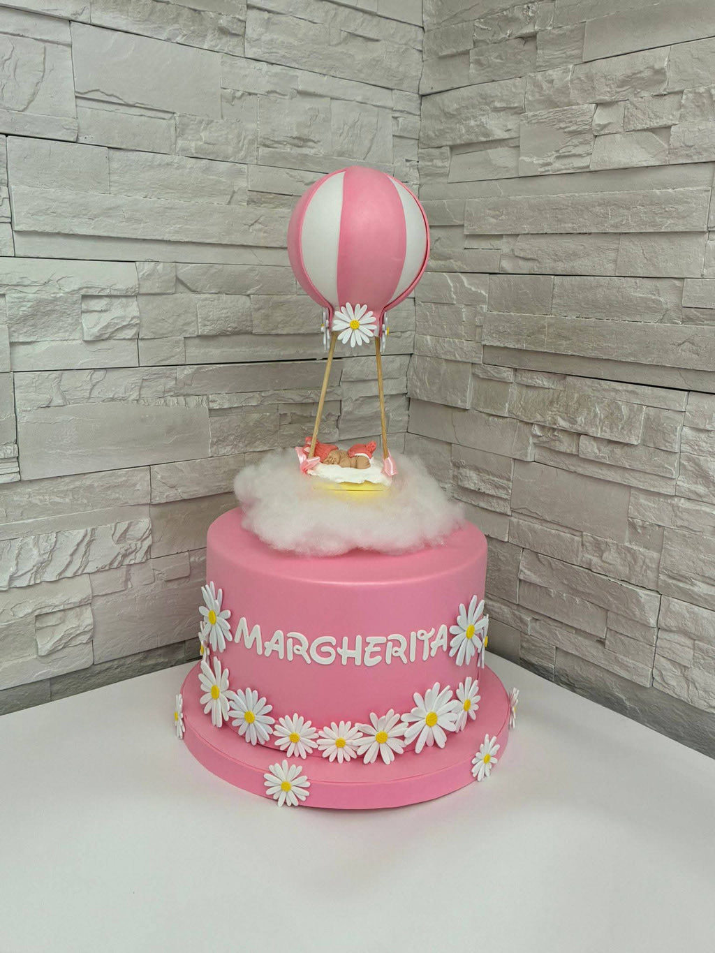 Torta scenografica bimba su mongolfiera