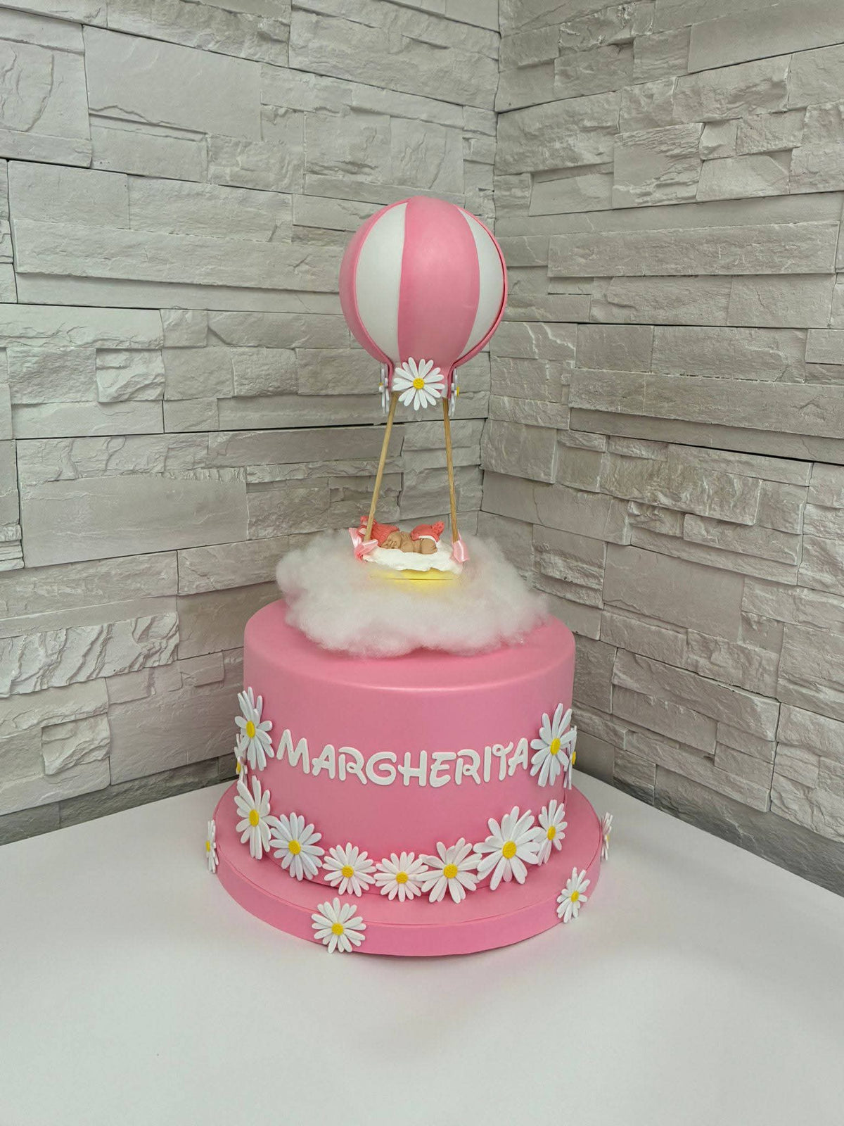 Torta scenografica bimba su mongolfiera